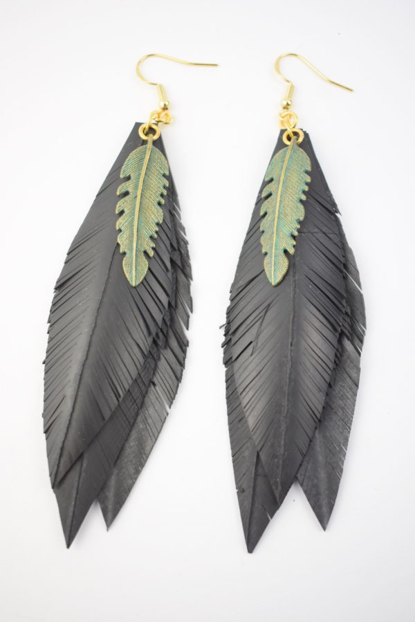 Inner tube vegan feather cut and patina - Image 2
