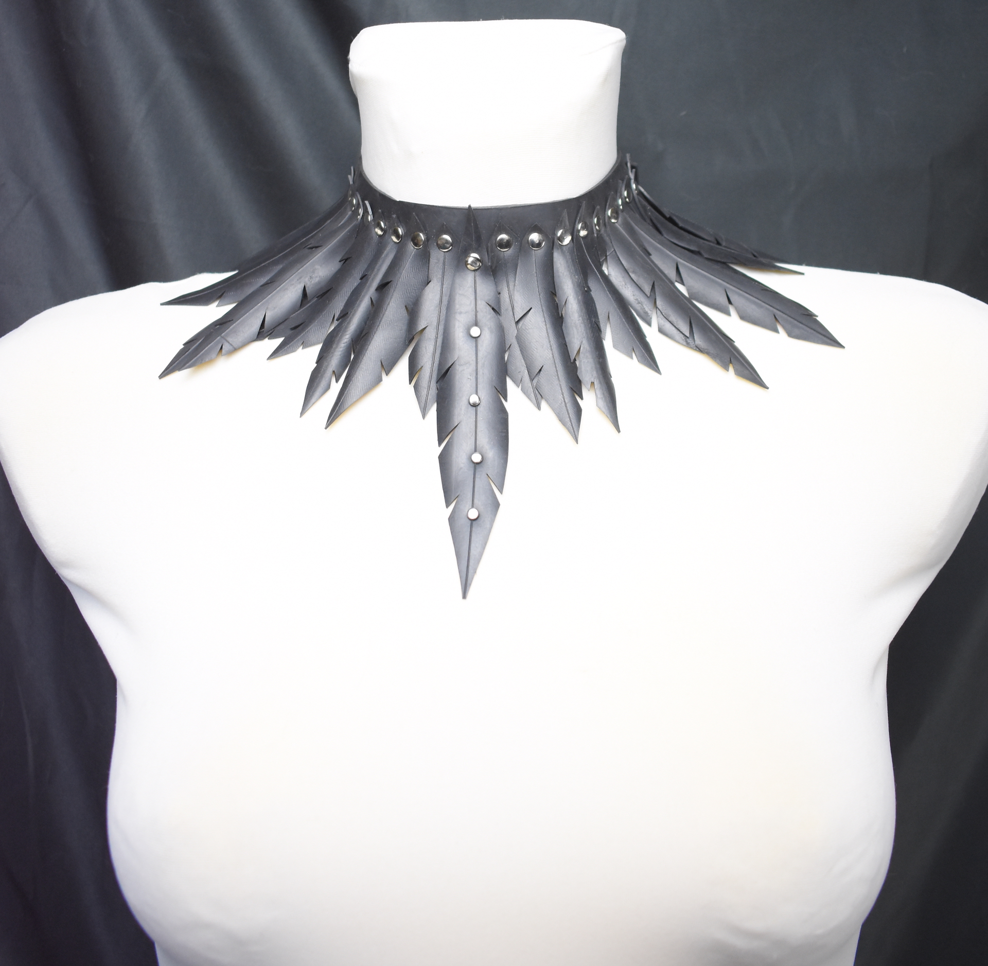 Jungle Calling Choker