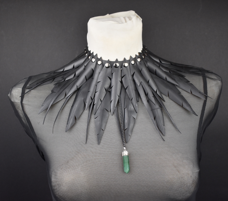 queen of birds choker