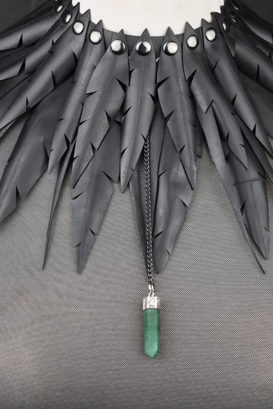 queen of birds choker