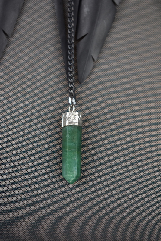 queen of birds choker